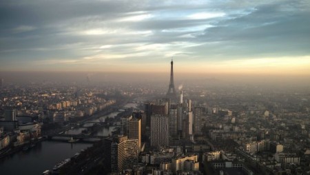 Отварят Айфеловата кула за туристически посещения