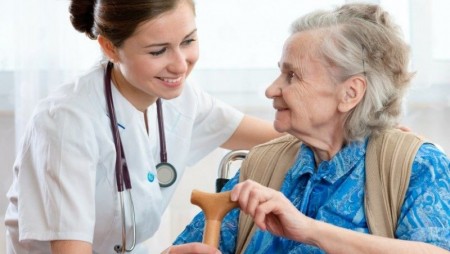 Община Варна осигурява допълнителна патронажна грижа за 898 лица