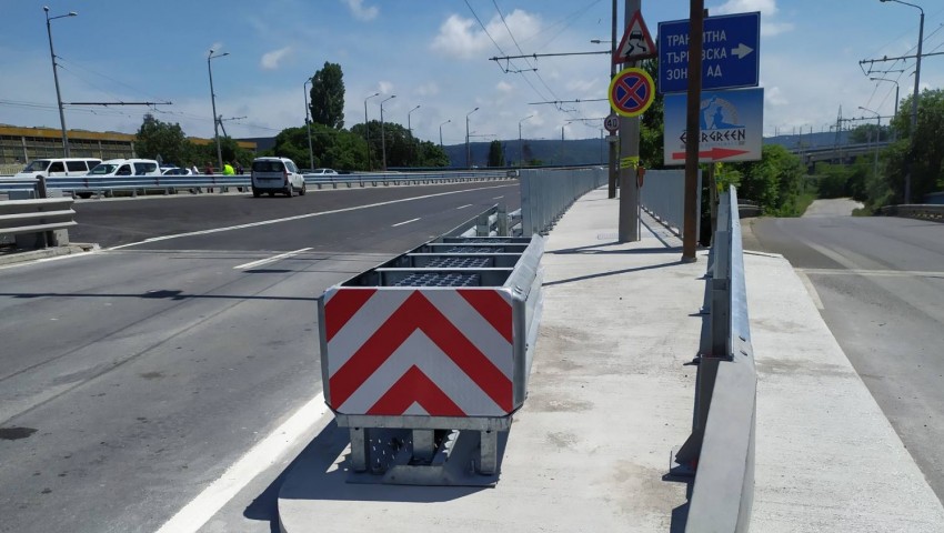 Отвориха движението по Аспарухов мост и в двете посоки