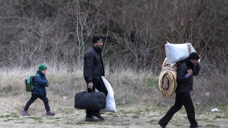 Гранични полицаи задържаха в Свиленград 21 нелегални мигранти