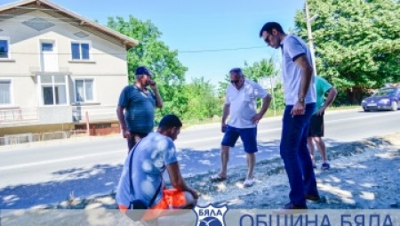В Бяла започна ремонт на уличната мрежа