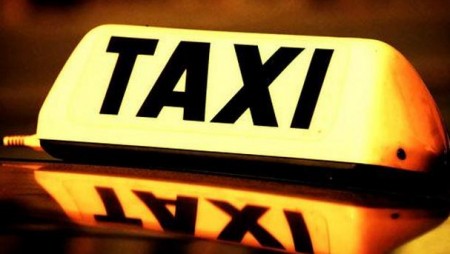 Таксиметрови шофьори от Варна настояват за точен регламент на стоянките за таксита