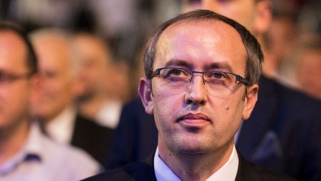 Косовският премиер е с коронавирус