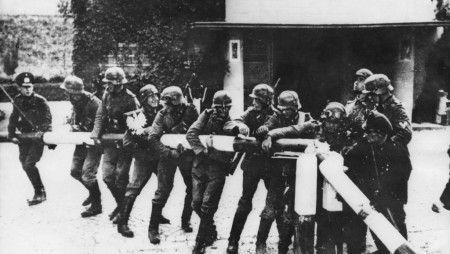 81 години по-рано: На 1 септември 1939 г. Хитлер напада Полша