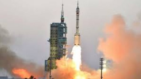 Китай изведе в орбита и успешно приземи своя космическа совалка за многократно използване