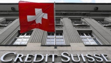 Швейцарският регулатор разследва Credit Suisse заради шпионски скандал