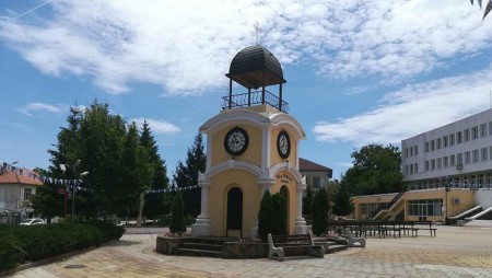 Започнаха ремонт на параклиса 