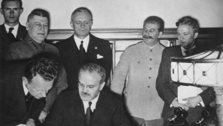 На този ден: Европа почита жертвите от комунистическите и тоталитарни режими