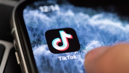 От днес САЩ забраняват изтеглянето на приложенията TikTok и WeChat