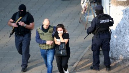 Въоръженият похитител в Грузия напуснал банката заедно с трима заложници
