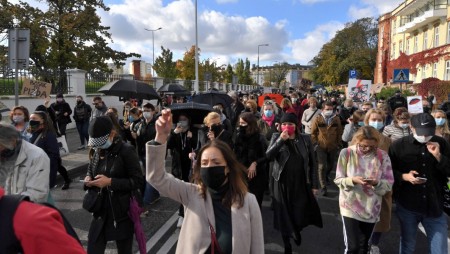 Нови протести срещу почти пълната забрана на абортите в Полша