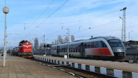 Спипаха деца, които ограбиха жена във влака