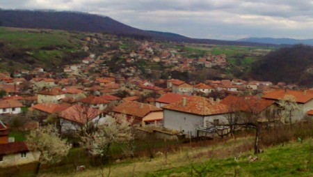 С близо 1 млн.лв. подобряват живота в с. Медовец