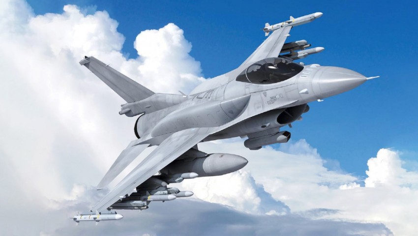 Изпращаме първите пилоти, които ще се обучават на новите F-16