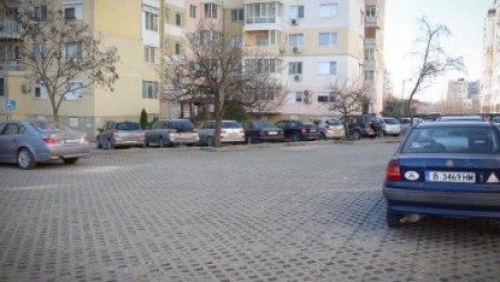 Общината във Варна изгради два големи паркинга в „Кайсиева градина“