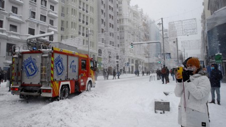 Снежна буря удари Испания, отменени са полети София-Мадрид