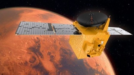 Космическата сонда на ОАЕ навлезе успешно в орбита около Марс
