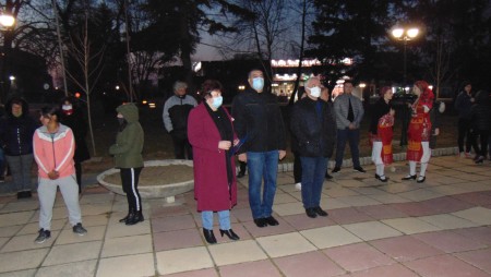 Националният празник обедини жителите на Долни чифлик
