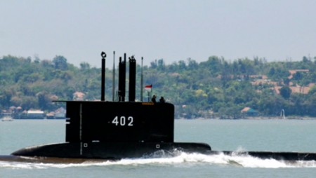 На 850 м дълбочина откриха отломки от изчезналата индонезийска подводница