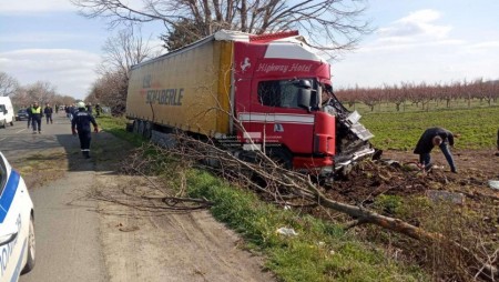 Тежка катастрофа затвори пътя Бургас-Айтос. Има загинала жена