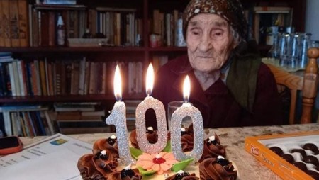 Честваха 100-годишния юбилей на Добра Филипова от Дългопол