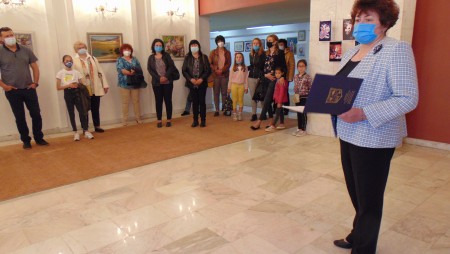 12 художници се включиха в традиционната изложба „Камчийски багри 2021“