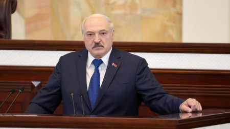 Нова Желязна завеса - Беларус забранява на гражданите си да излизат в чужбина