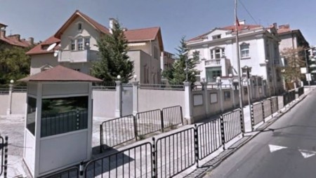 Отцепиха района около Турското консулство в Бургас заради съмнителен багаж