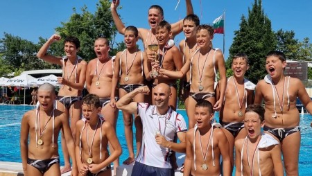 КПС Варна грабна шампионската титла и при 13-годишните