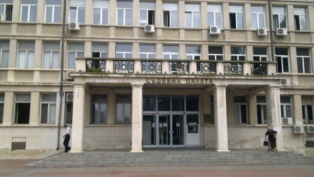 Окръжен съд – Варна, отказа да замени „доживотния затвор“ с 30 г. „лишаване от свобода“ на осъден за грабеж, придружен с убийства