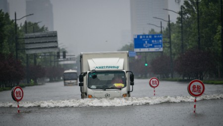12 жертви на наводнения в Китай