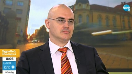 Софийският университет ще проверява Петър Илиев за плагиатство