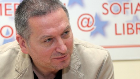 Писателят Георги Господинов: Като гледам какво става, в главата ми се върти думата „непълнолетие