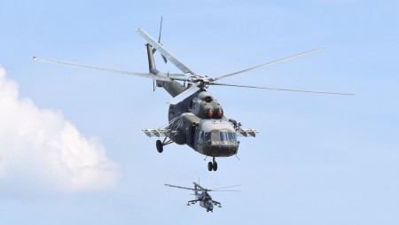 Хеликоптер с туристи падна в Курилското езеро