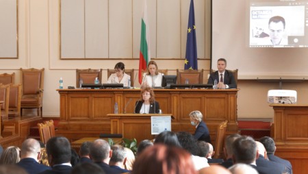 С декларация НС осъди полицейското насилие по време на протестите
