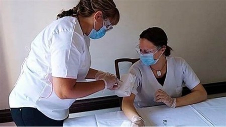 САЩ ще изискват пълна ваксинация от чужденците