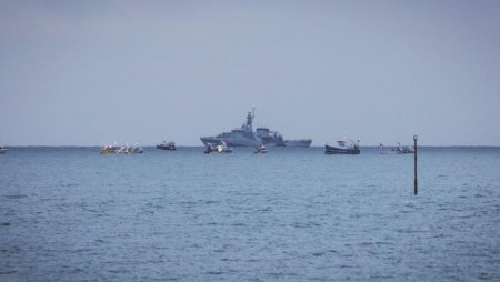 Великобритания ще отклонява обратно към Франция корабите с мигранти