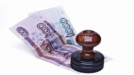 Служител на НАП е задържан с подкуп