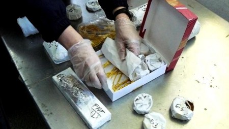 Митничари спипаха контрабанда на близо 42 килограма злато на Дунав мост, струва милиони