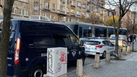 Екипи на МВР и НАП нахлуха в Агенция „Пътна инфраструктура“