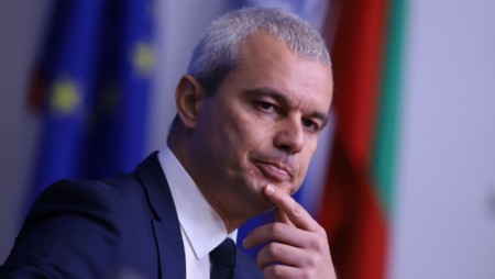Лидерът на Възраждане: Излизаме на протест, ако зелените сертификати не бъдат отменени