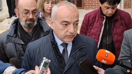 Социалният министър: Държавата ще помогне на пострадалите при пожара в село Рояк