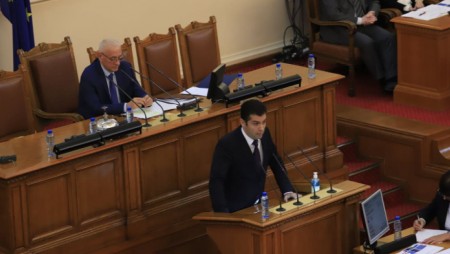 До дни партиите обещават да поставят подпис за бъдеща управляваща коалиция