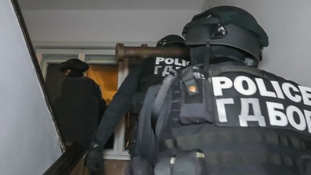 Задържан е предполагаемият краен получател на парите от АМ „Хемус