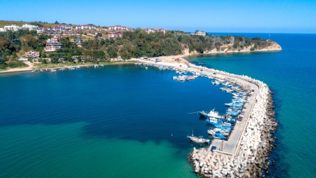 Водосвет за здраве ще отслужат на Никулден на пристанището в Бяла