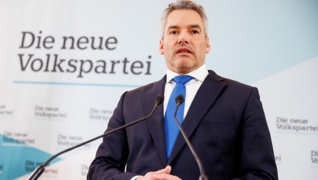 Вътрешният министър Карл Нехамер бе избран за канцлер на Австрия