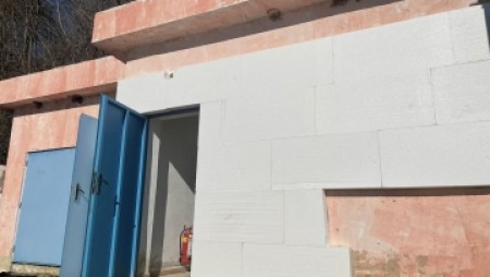 В Бяла продължават ремонта на канално помпената станция при рибарското пристанище