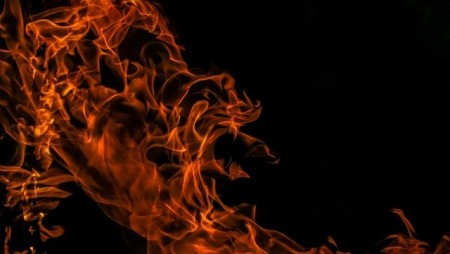 Дете загина при пожар в каравана