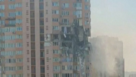 Руска ракета се вряза в жилищен блок в Киев