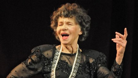 На 100-ия си рожден ден великата Стояна ще се появи на сцената на Сатирата